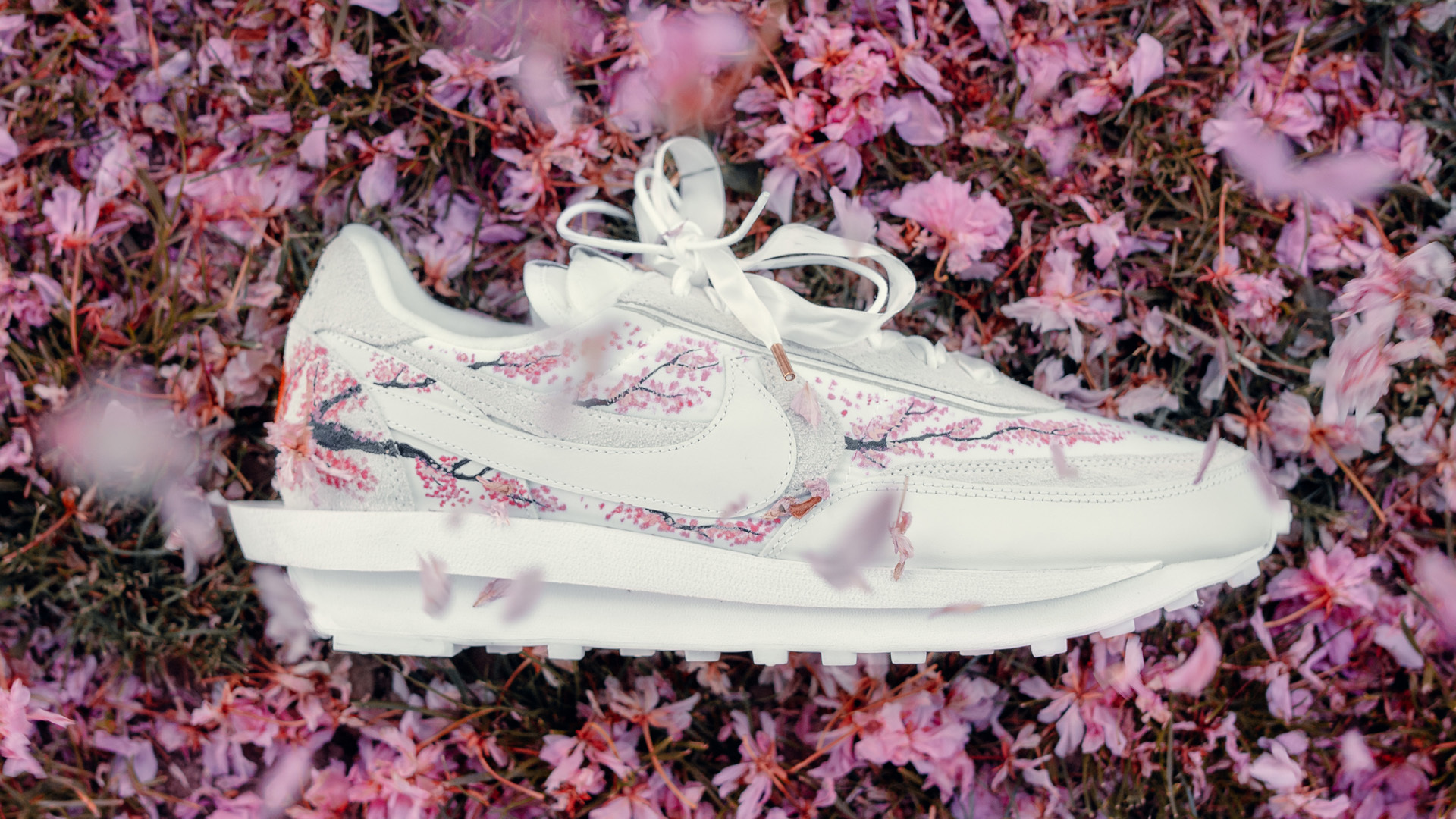 Egyedi sneaker design: Nike X Sacai Waffle „Sakura” a DKC-től